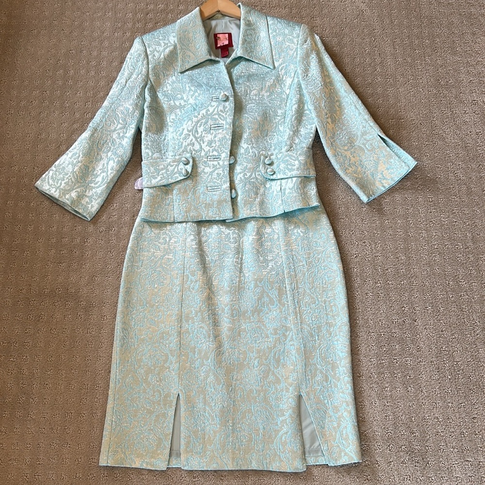 Ladies suit JS Collection - Picture 3 of 7